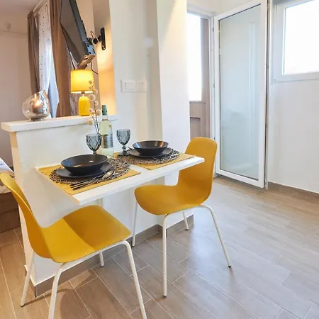 Yellow Apartment *