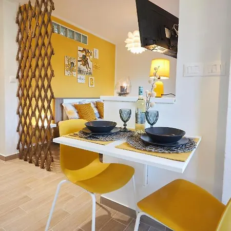 Yellow * Porec