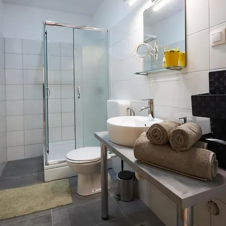 Apartment Yellow