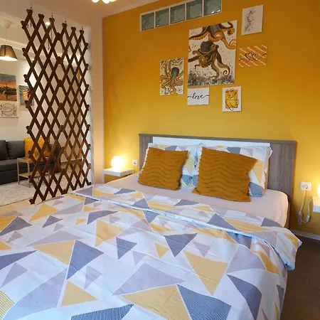 Apartment Yellow *