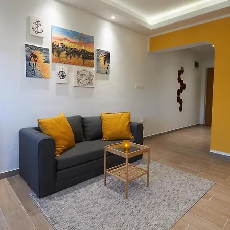 아파트 Yellow 포레치